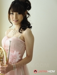 Sexy Kanako Iioka gets naked after a horn concert