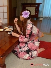 Kimono lady Kana Suzuki and China Mimura sharing a hard cock