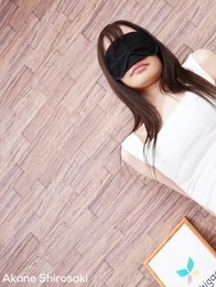 Akane Shirosaki comes back to play naked, and blindfolded