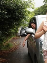 Sara Mizuhara teases her boyfirend in front of their car