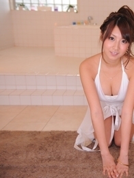 Sexy Hitomi Kitagawa loves play with her tits and pussy in the bath
