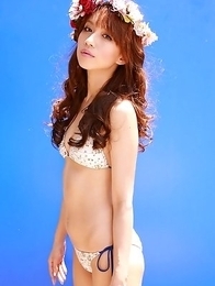 Maomi Yuuki is wild creature with sexy legs and hot cans