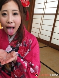 Kimono lady Yui Shiina on her knees sucking a cock