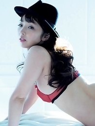 Japanese girl Neohas one of her best photo sessions out of house