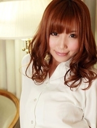 Kurumi Kisaragi in short skirt is very proud of her legs