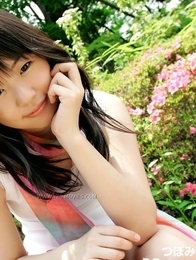 Strict look of a gorgeous naked goddess Tsubomi