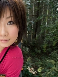 Hanano Nono shows us her big melons in the close-up